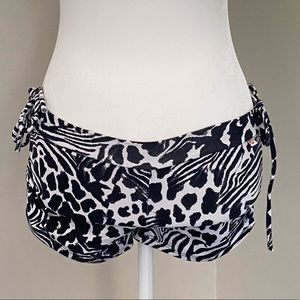 Shakti Side String Short
